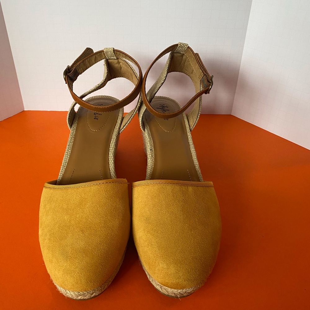 Style & Co Yellow Wedge Sandals - Picture 2 of 9